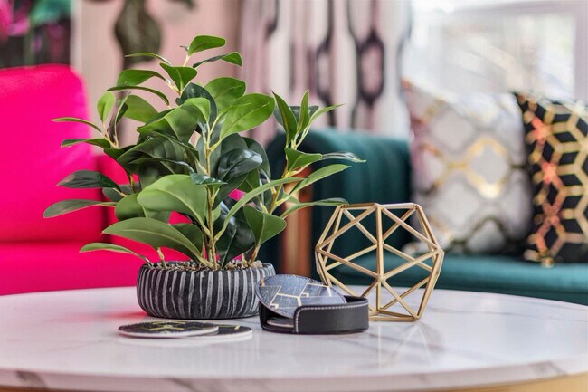 Building Photo - 414 28th Ave N