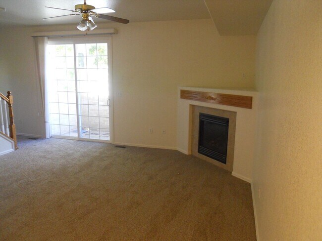 Building Photo - ALL PROSPECTIVE TENANTS MUST SUBMIT A $58 ...