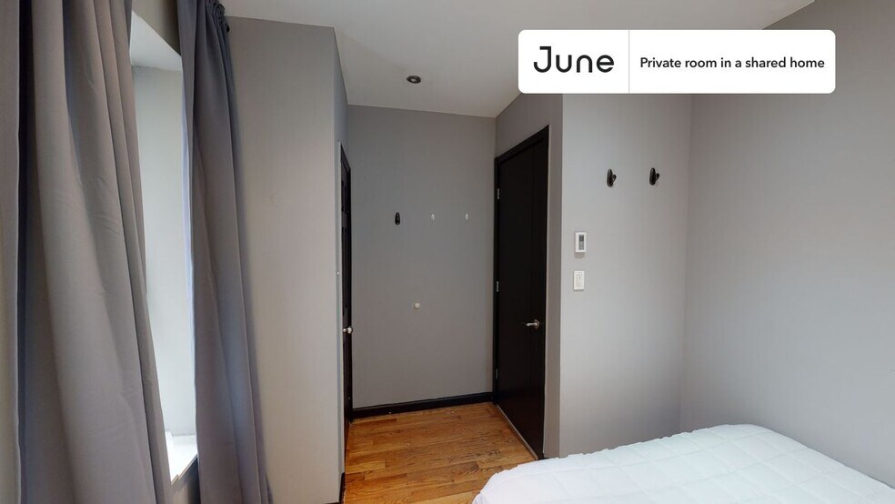 Building Photo - Private bedroom in 4 bed/1 bath Home