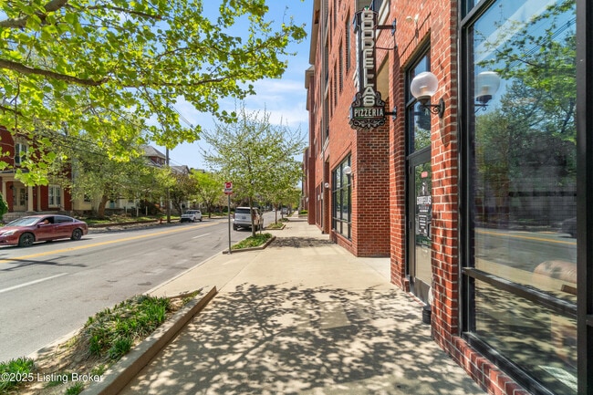 Building Photo - 1236 E Broadway