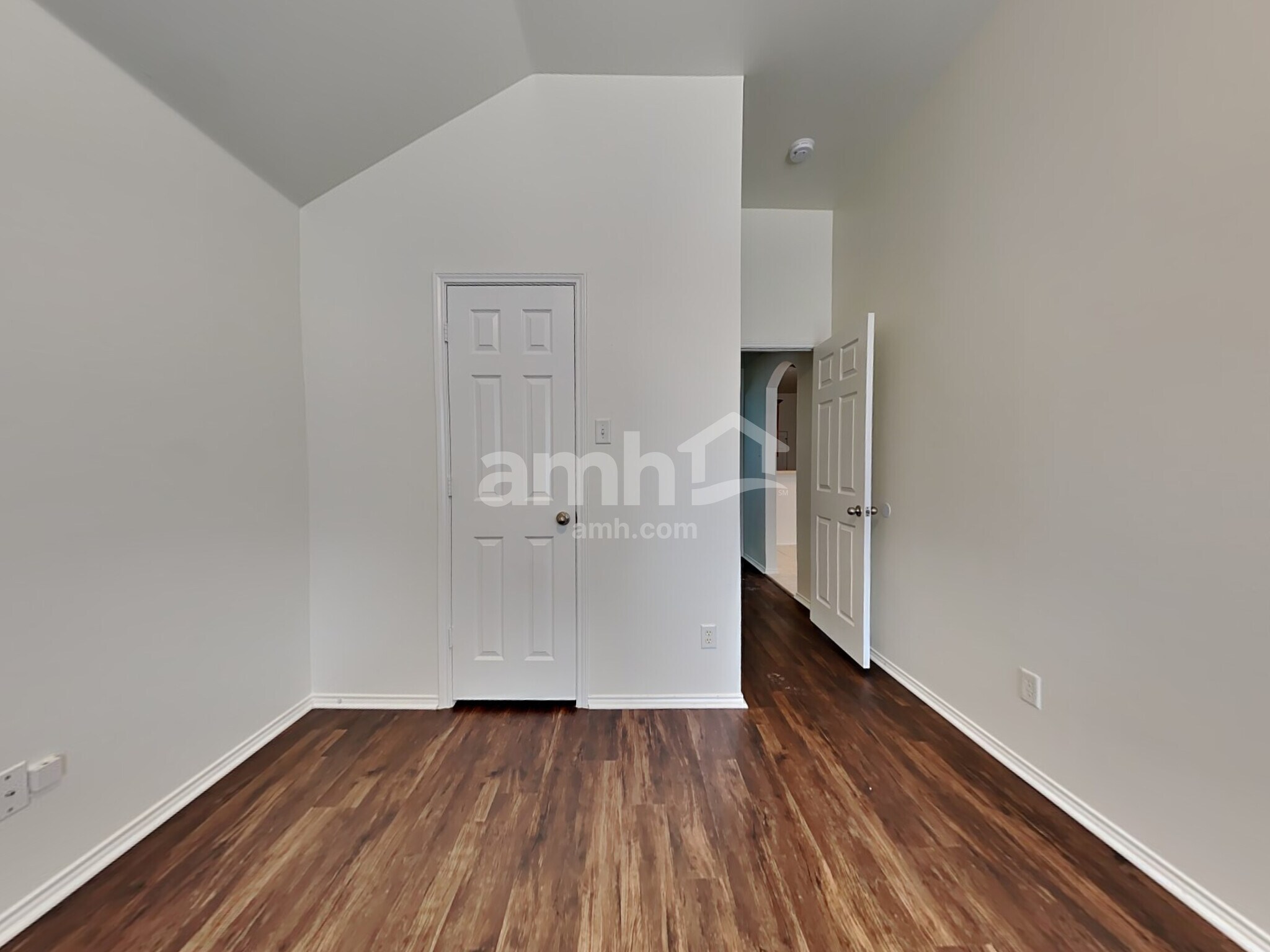 Building Photo - 4406 Shady Elm Dr