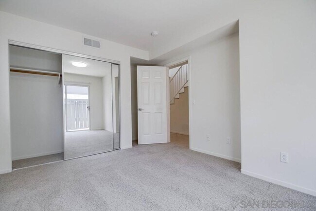 Building Photo - Modern Beach House