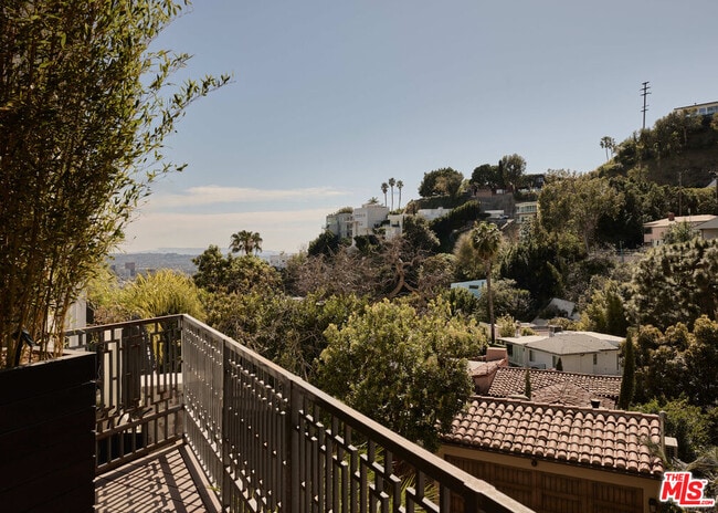 Building Photo - 8593 Hollywood Blvd