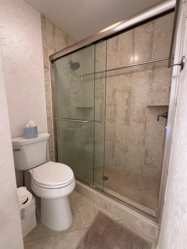 Building Photo - 8370 Wingate Dr