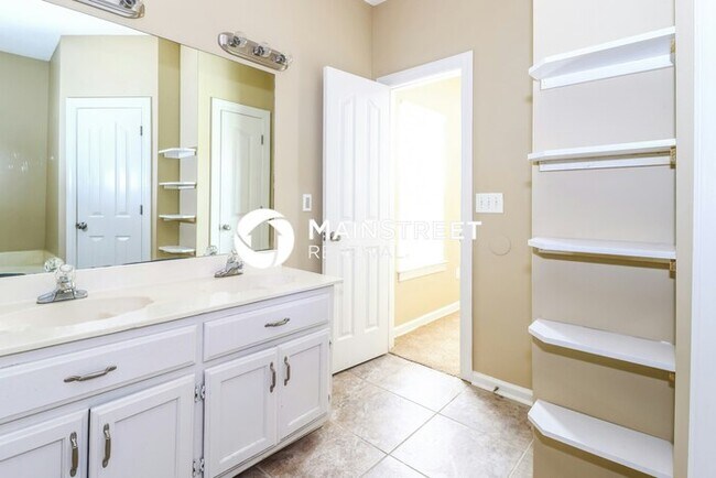 Building Photo - 3 Bedroom Pet-Friendly Home in Memphis, TN...