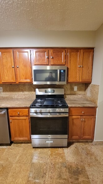 Building Photo - 213 69th St