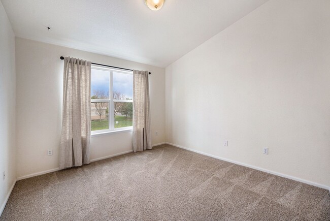 Building Photo - Check out this beauty - Available now!!