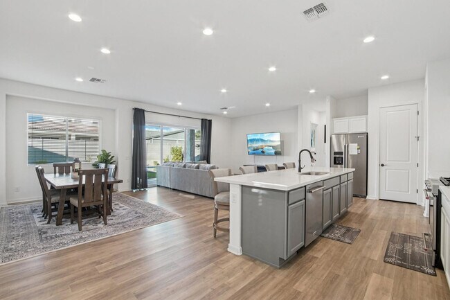 Building Photo - 19770 W Montecito Ave