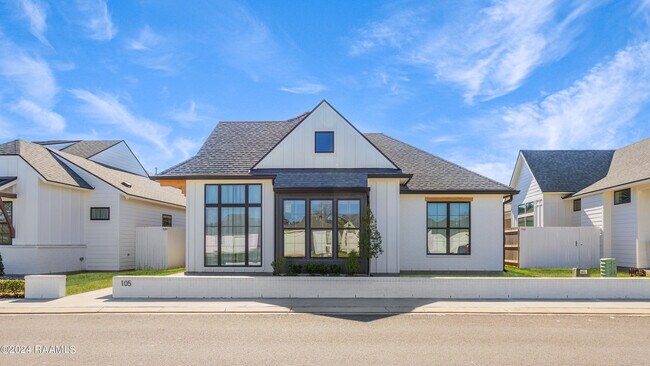 Primary Photo - 105 Tea Rose Dr