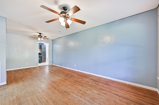 Building Photo - 1007 Plum St