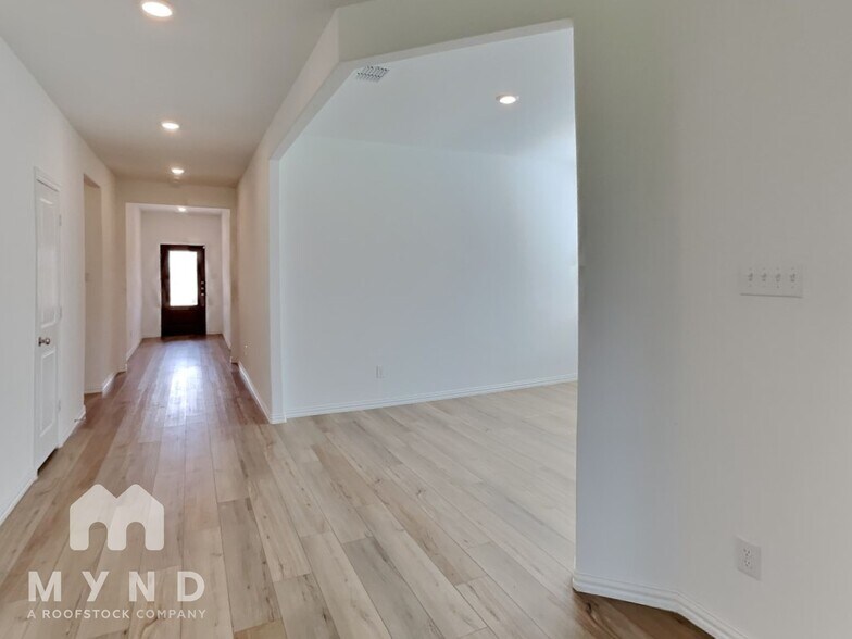 Building Photo - 3345 Cardinal Flower Pl