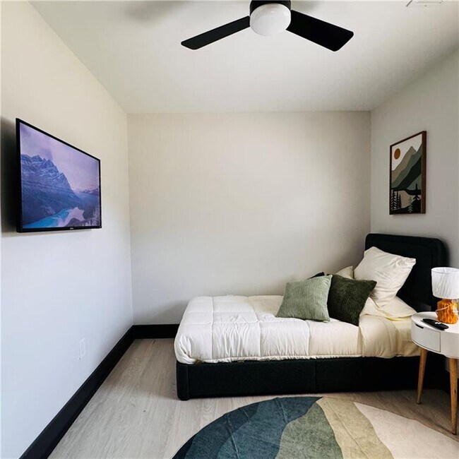 Building Photo - 2054 Fargo Pl SE