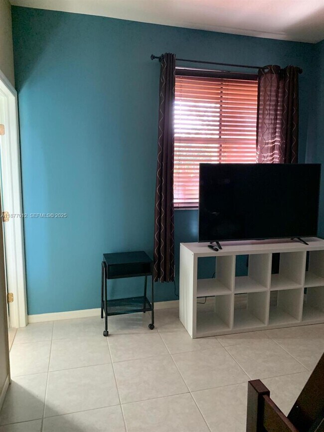 Building Photo - 4926 Leeward Ln