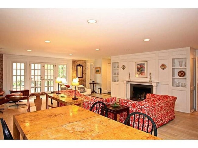 Building Photo - 434 Bellevue Ave