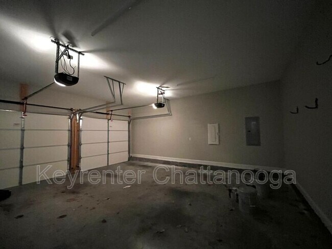 Building Photo - 1749 Seven Pines Ln