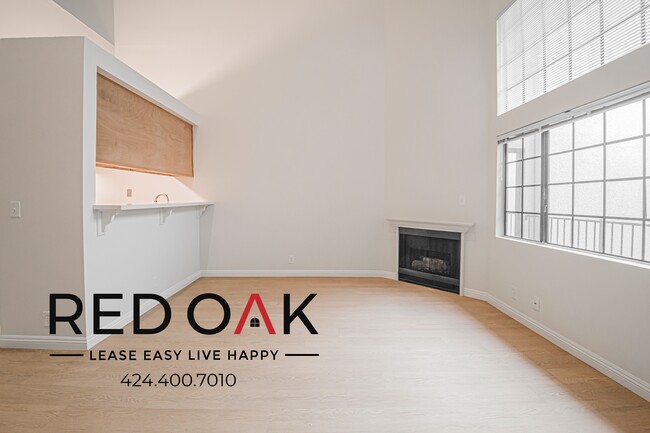 Building Photo - 4651 Cahuenga Blvd