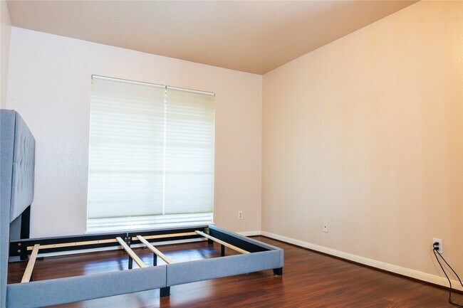 Building Photo - 829 Wax Myrtle Ln