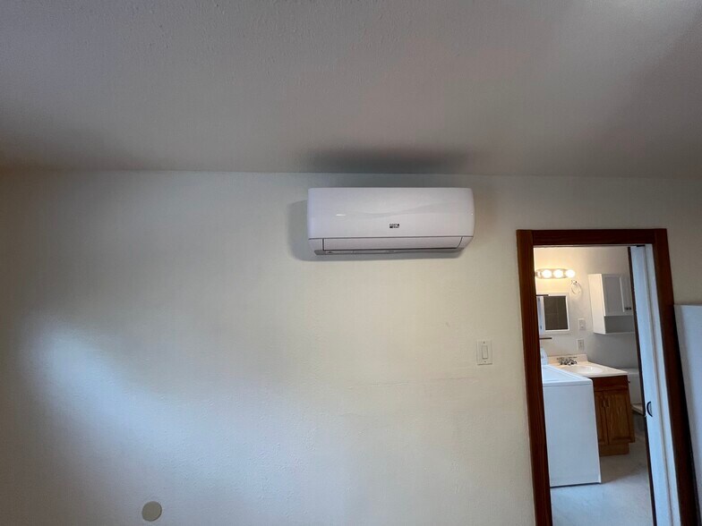 Heater / Cooler - 1077 12th Street