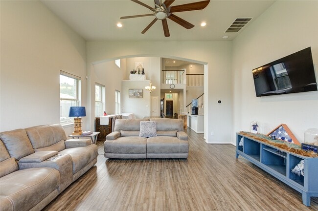 Building Photo - 30434 Butternut Oak Ln