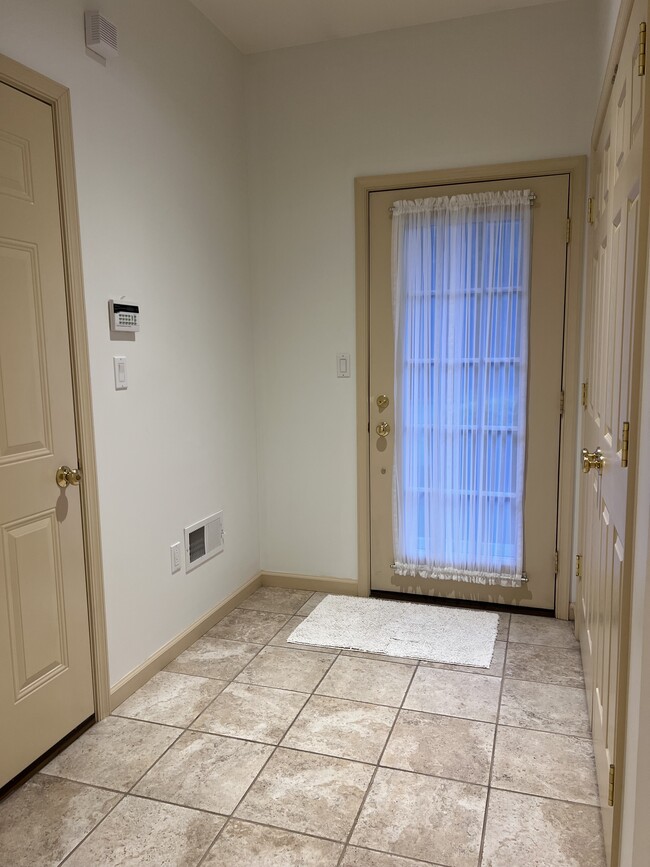 Building Photo - 69 Tiara Ct