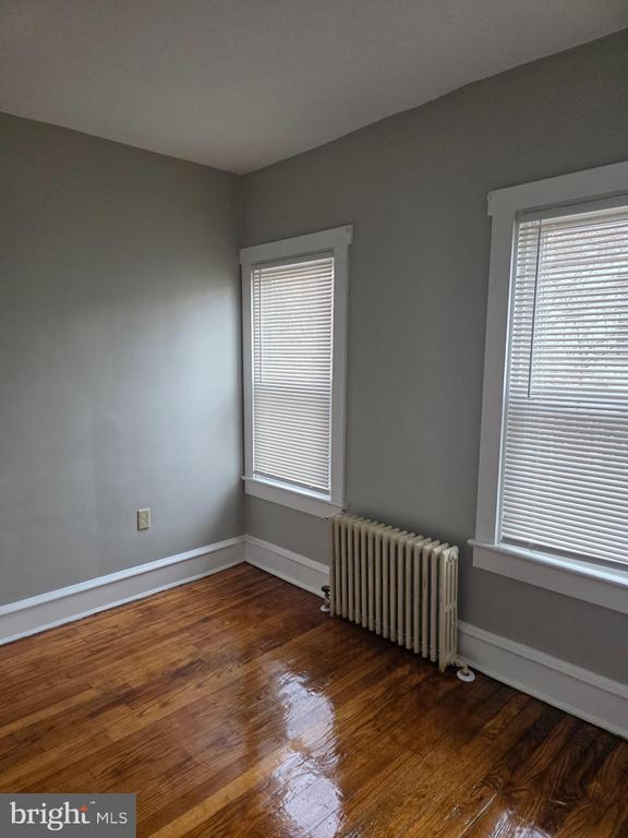 Building Photo - 1003 Maple St