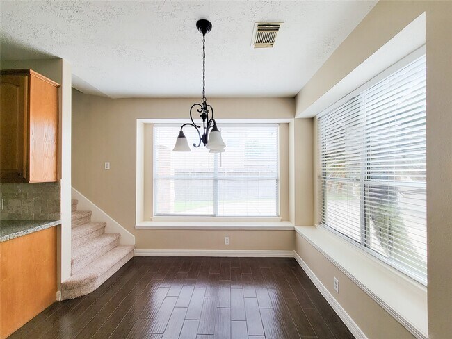 Building Photo - 914 Ivory Ridge Ln