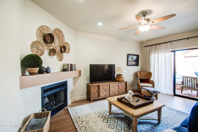 Building Photo - 5640 E Bell Rd