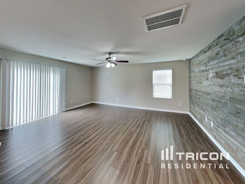 Building Photo - 1361 Woodhouse Dr
