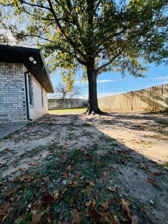 Building Photo - Coming Soon! Fireplace - Storage - Large backyard