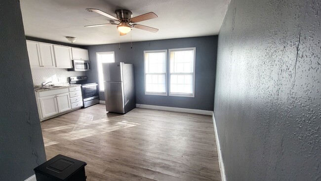 Building Photo - Studio Apartment in Fort Worth