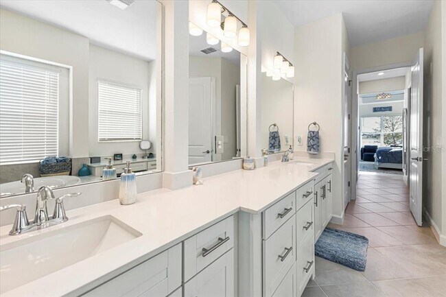 Building Photo - 8568 Shr Lk Dr