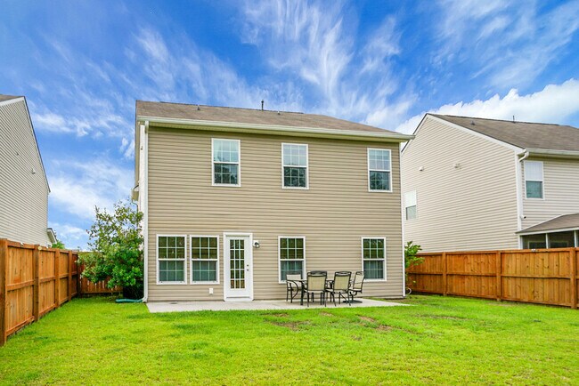 Building Photo - 210 Daniels Creek Cir