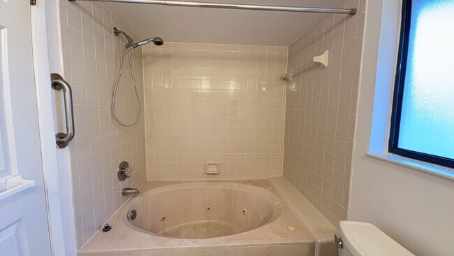 Building Photo - This amazing home located in the S Section of Palm Coast