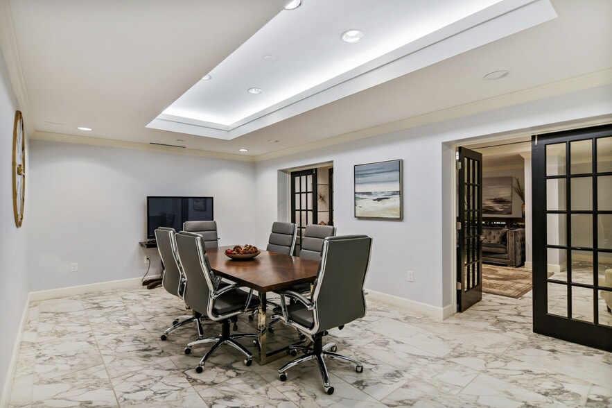Shared Conference Room - 2870 Pharr Court South NW