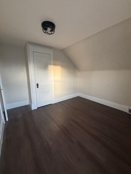 Building Photo - 154 Midland Ave