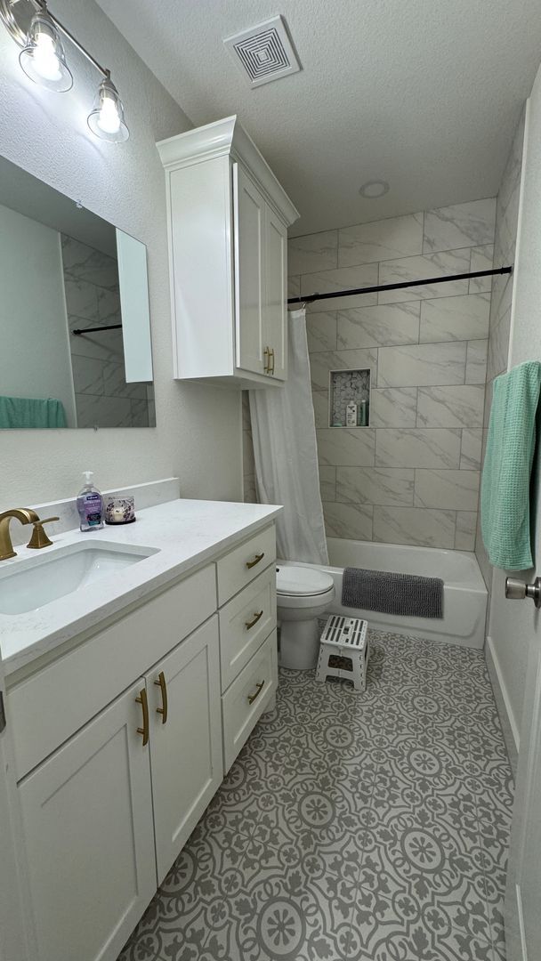 Building Photo - Gorgeous 3/2 House Corner Lot in Downtown Bryan w/ July Move In!