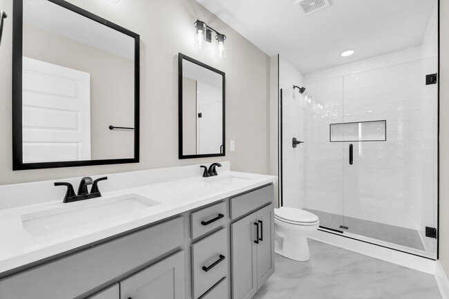 Building Photo - 166 Sango Dr