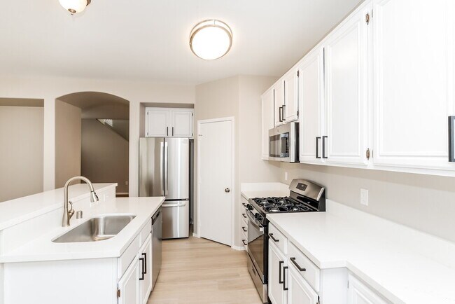 Building Photo - 92 El Castillo Ct