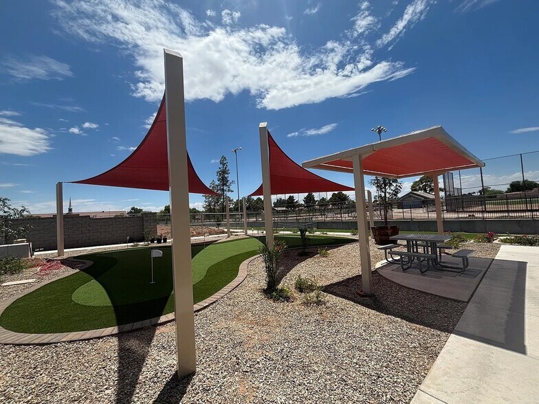 Building Photo - 500 S Soho Ln