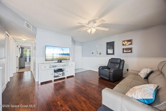 Building Photo - 7050 US-1