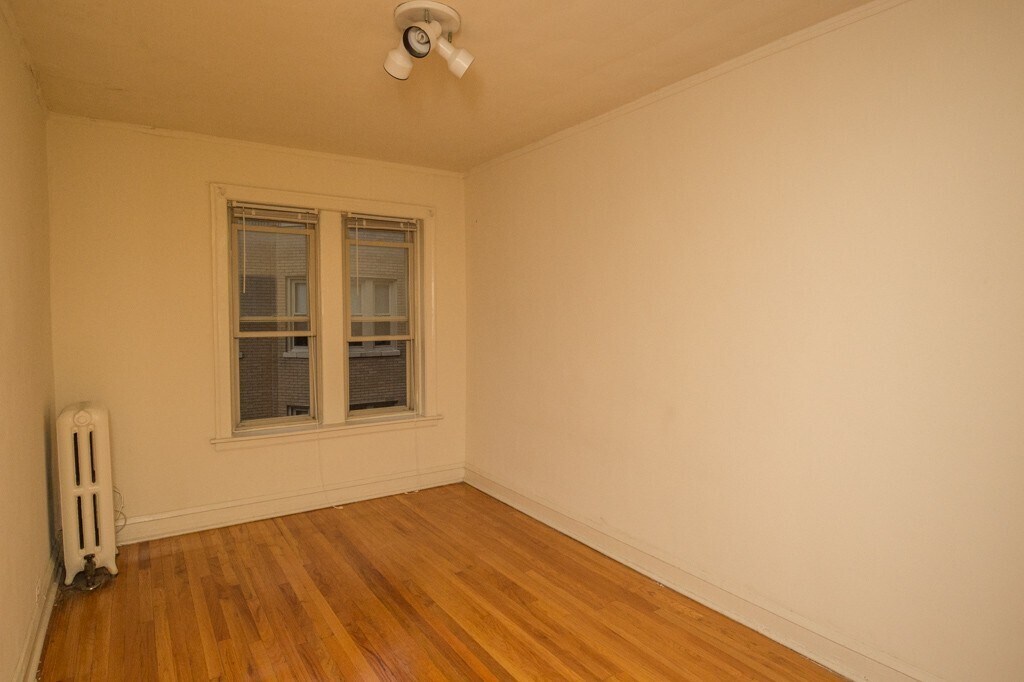 Building Photo - 4115 N Paulina St