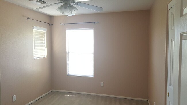 Building Photo - Beautiful 4Bed/3Bath/2Car home located within the Iron Mountain Ranch Community