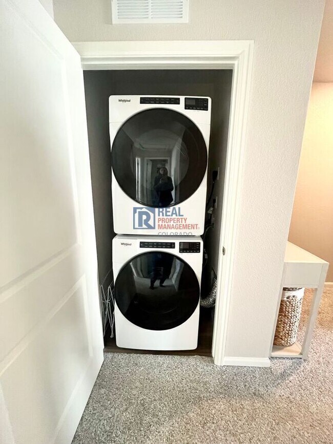 Building Photo - 9274 Tungsten Hts