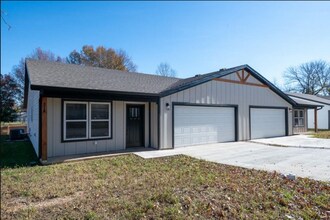 Building Photo - 316-318 S Market St.