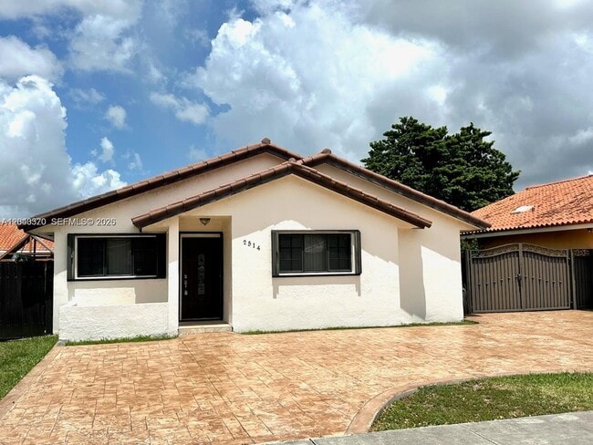 Building Photo - 2514 SW 138th Ave