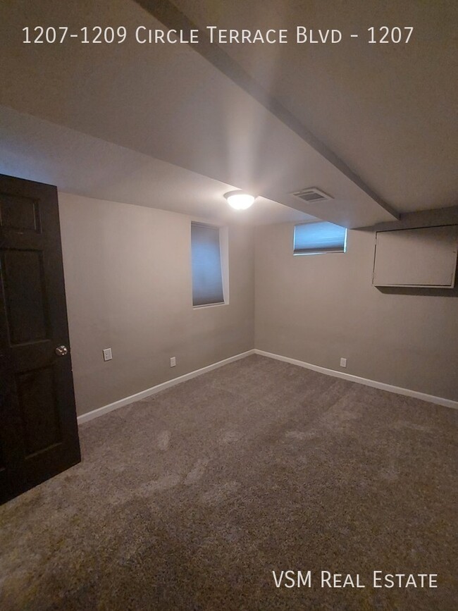 Building Photo - Available NOW! Lower Level 4 Bed / 2 Bath ...