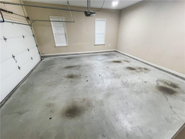 Building Photo - 4450 Wooded Oaks NW