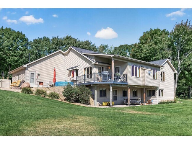 Building Photo - 14372 Heather Ridge Dr
