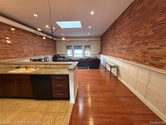 Building Photo - 107 W Grand River Ave