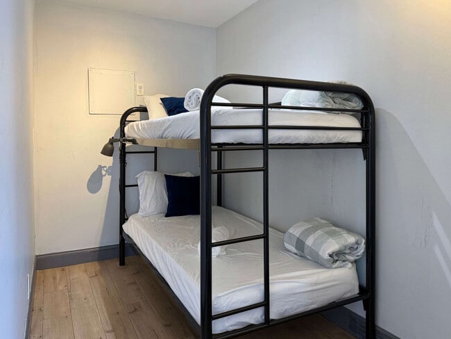 Building Photo - 215 Piedmont Ave NE